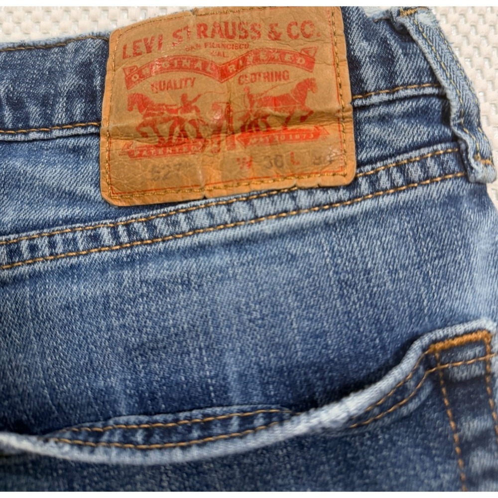 Levi's 527 Low Boot Cut Jeans Light Wash Denim Distressed W36 L32 - Picture 4 of 8